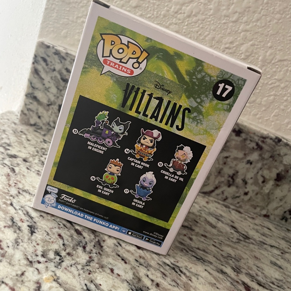 🐙 Funko Pop! Disney Villains Ursula in Cart Figure 🐙 - Picture 7 of 8